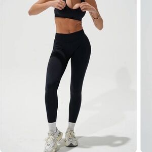 Keep That Pump Recoil black seamless scrunch leggings NWT XS